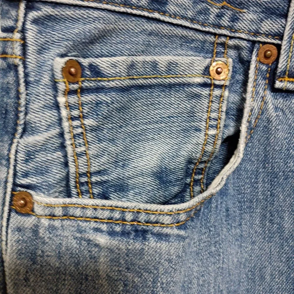 VTG 90s Levis Jeans 501 Original Fit Jeans Men 34x32 Medium Wash Non-Stretch EUC